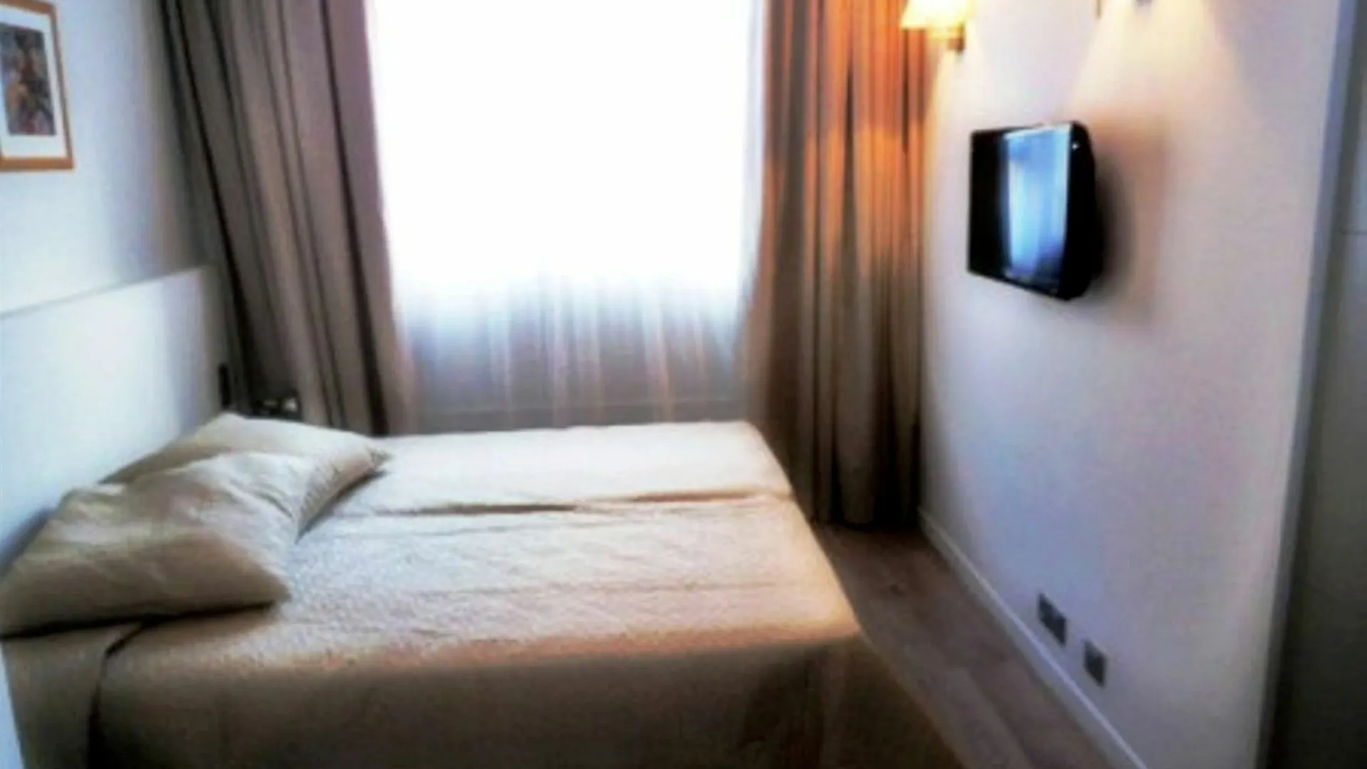Arthur Properties Rue D'Antibes Cannes France